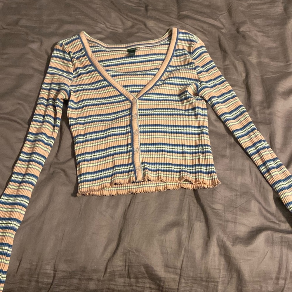 Wild fable multi color long sleeve crop top size medium striped